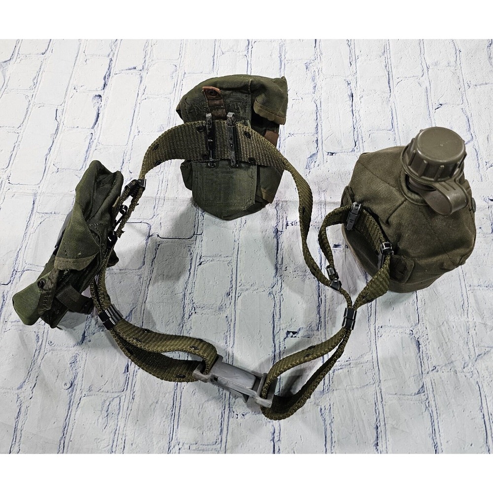 US Military ISSUED Arkansas Lighthouse LARGE Military Belt Nylon Canteen VINTAGE